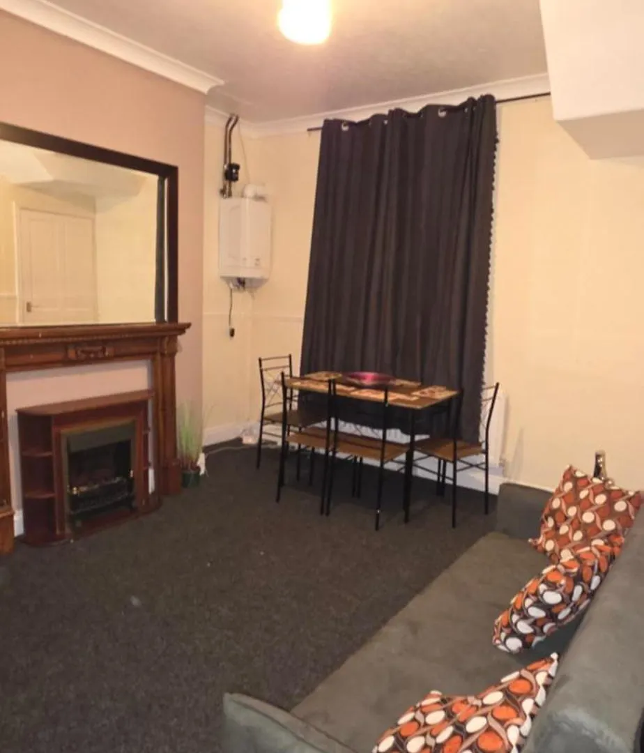 Dl3 X Contractors Accommodation Dm 4 Deals X 4Bdx Sleeps 15 Darlington  0*, Darlington (Durham)
